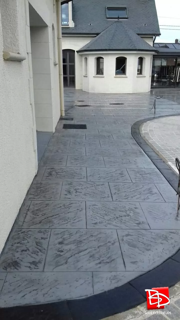 Trottoirs avec bordures lisses