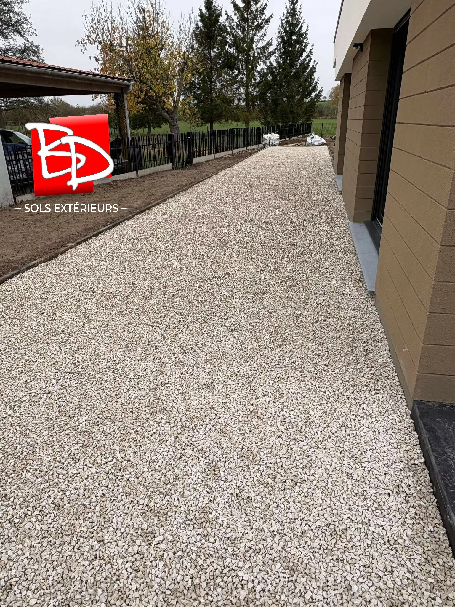 Allée en cailloux