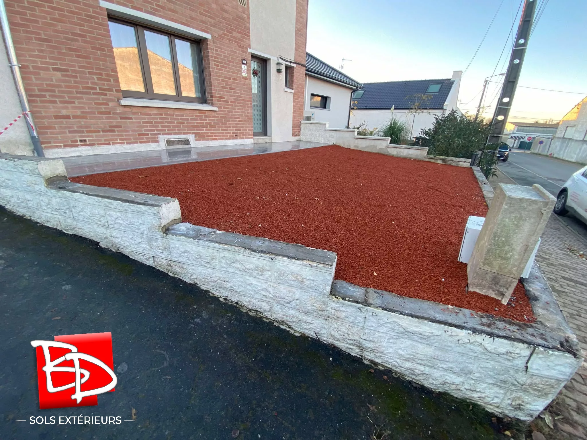 Devanture en cailloux décoratifs